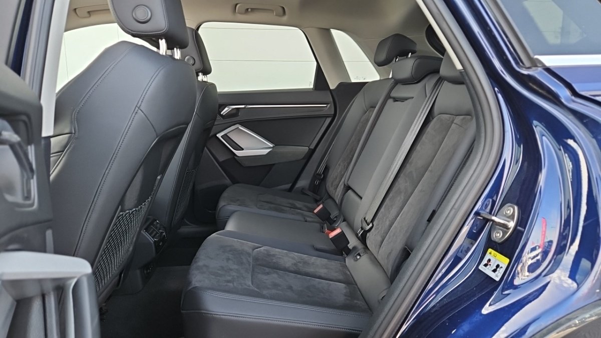 Audi Q3 - Photo 11