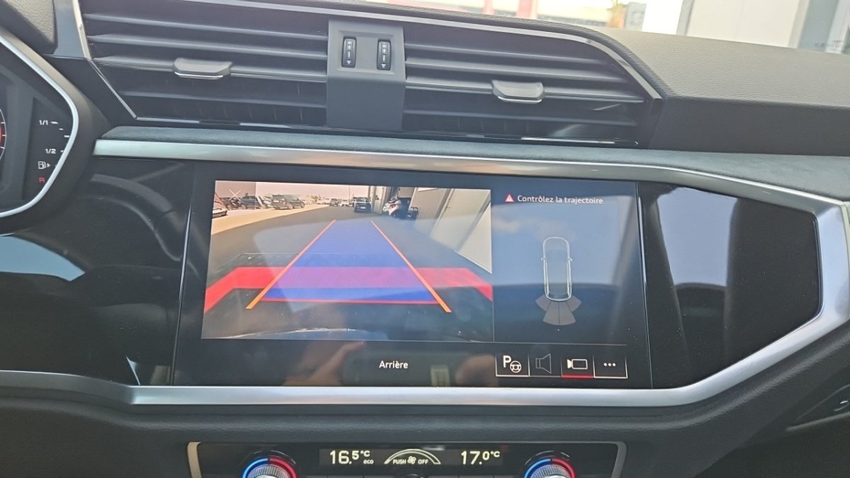 Audi Q3 - Photo 14