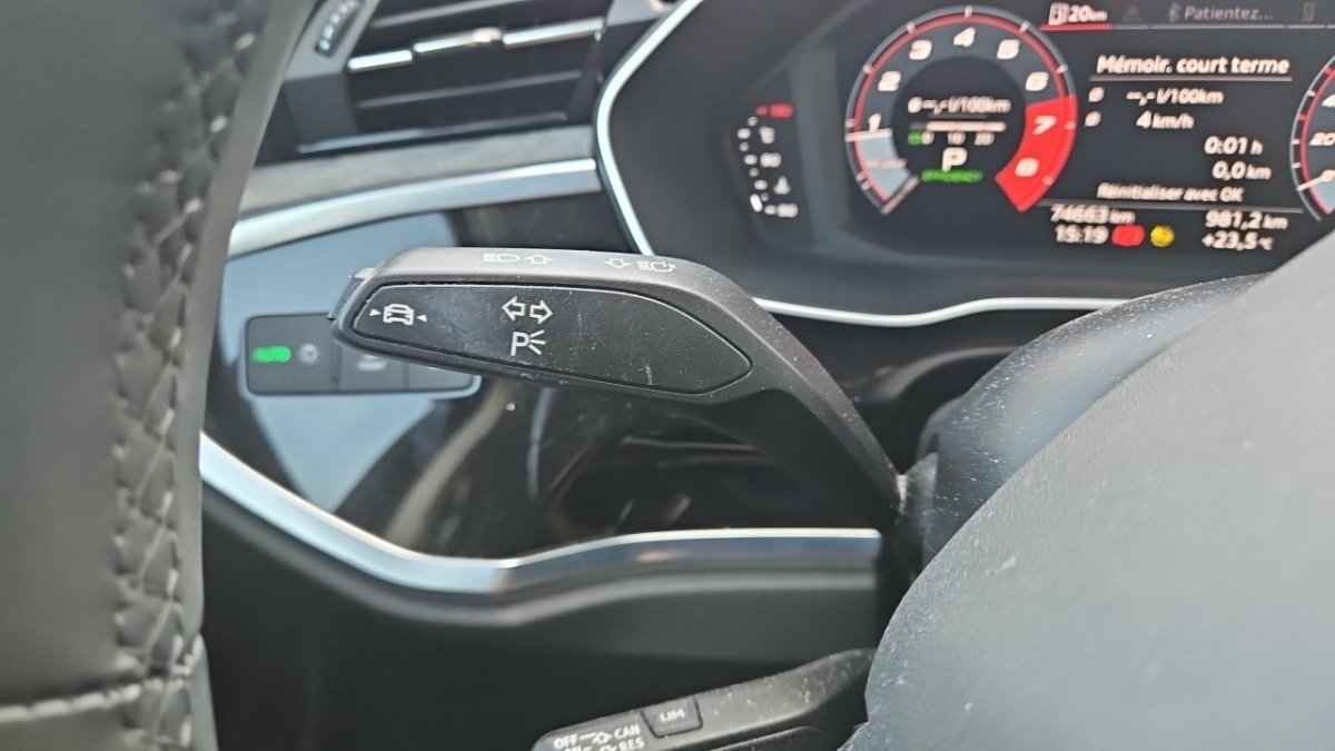 Audi Q3 - Photo 23