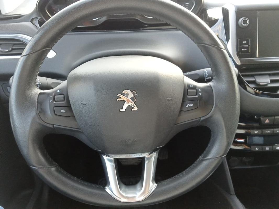 Peugeot 208 - Photo 12