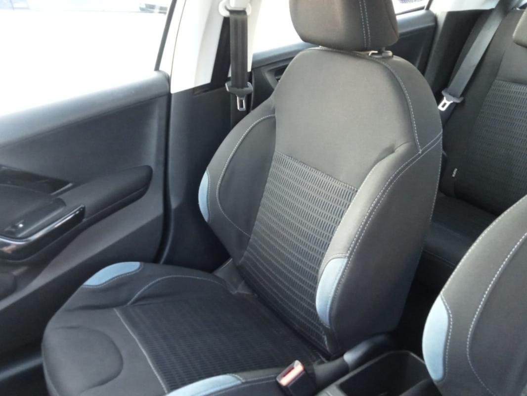 Peugeot 208 - Photo 27