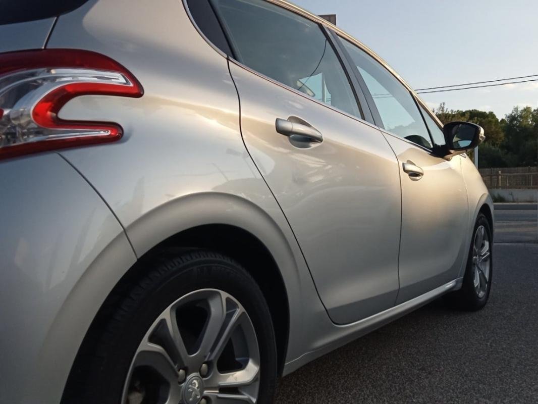 Peugeot 208 - Photo 36