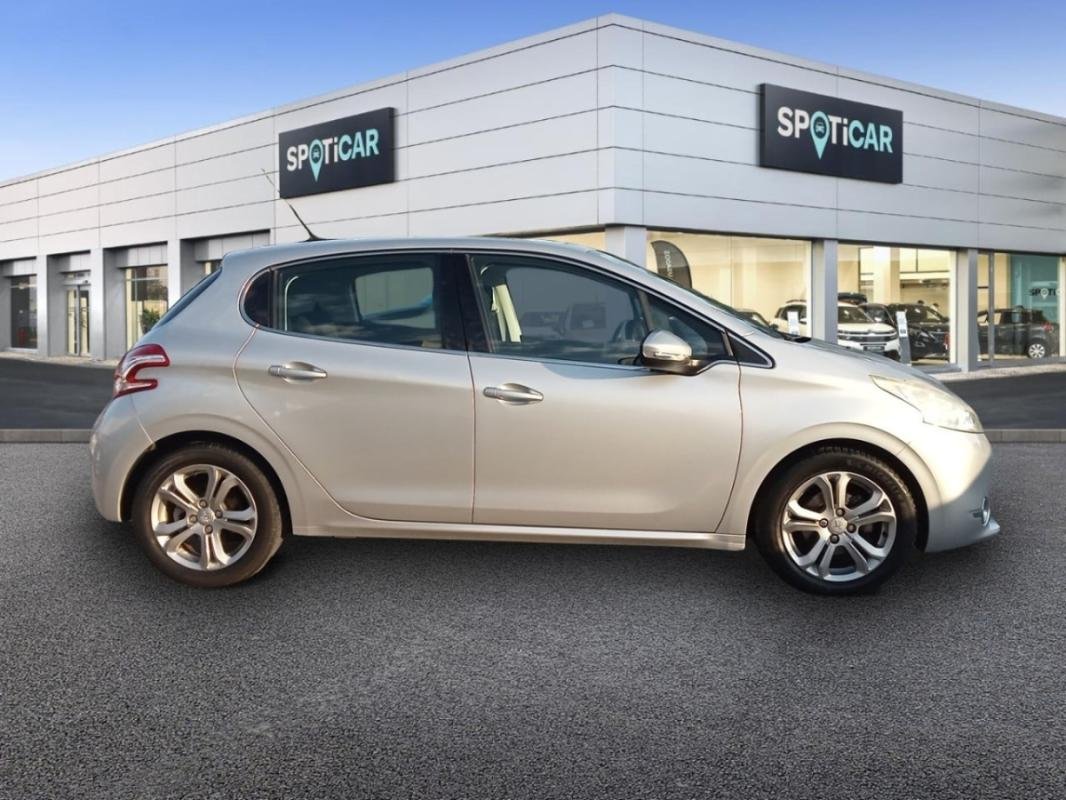 Peugeot 208 - Photo 4