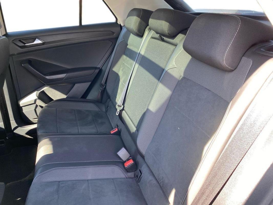 Volkswagen T-Roc - Photo 23