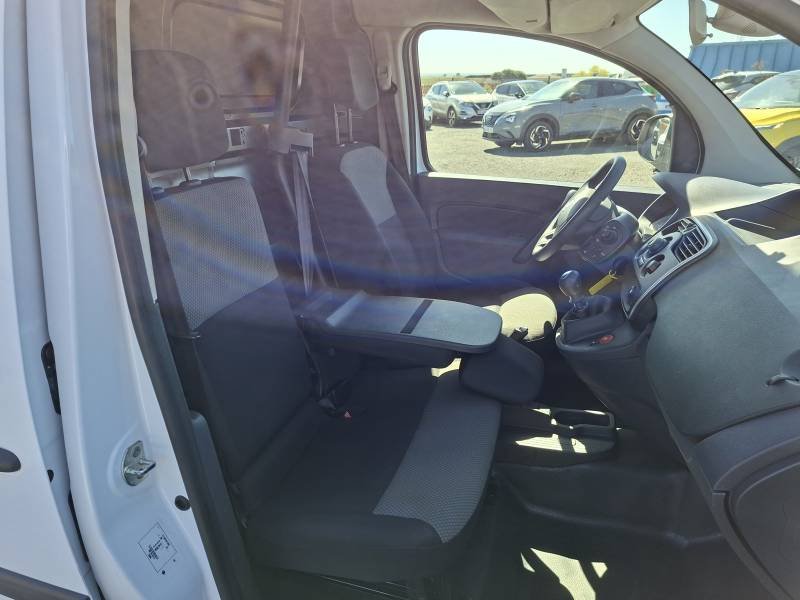 Nissan NV250 - Photo 15