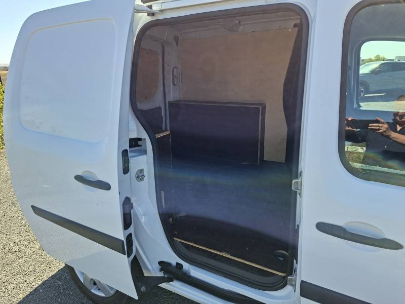 Nissan NV250 - Photo 17