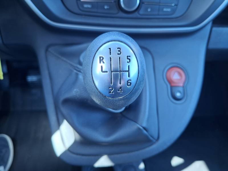 Nissan NV250 - Photo 28