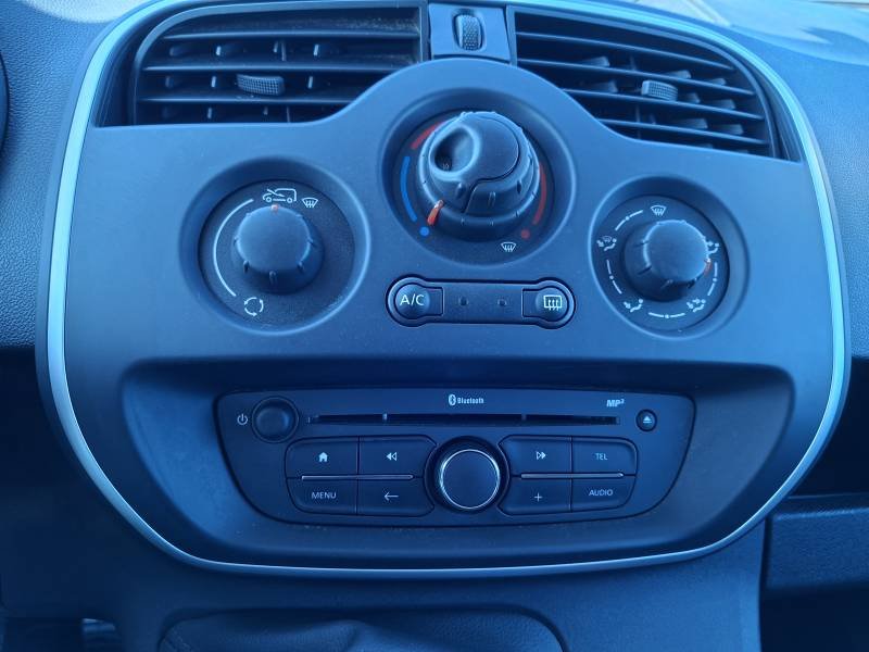 Nissan NV250 - Photo 29