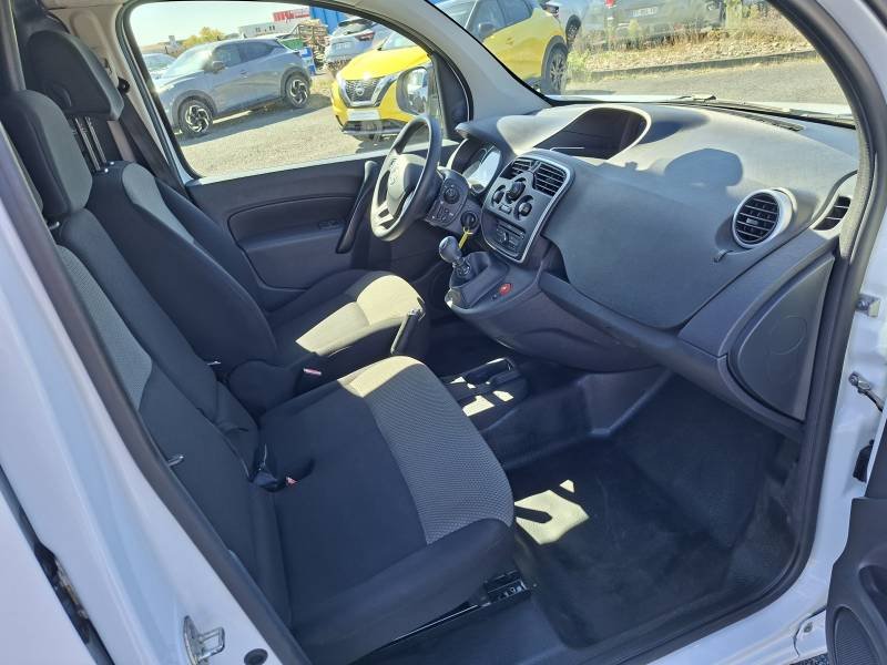 Nissan NV250 - Photo 10