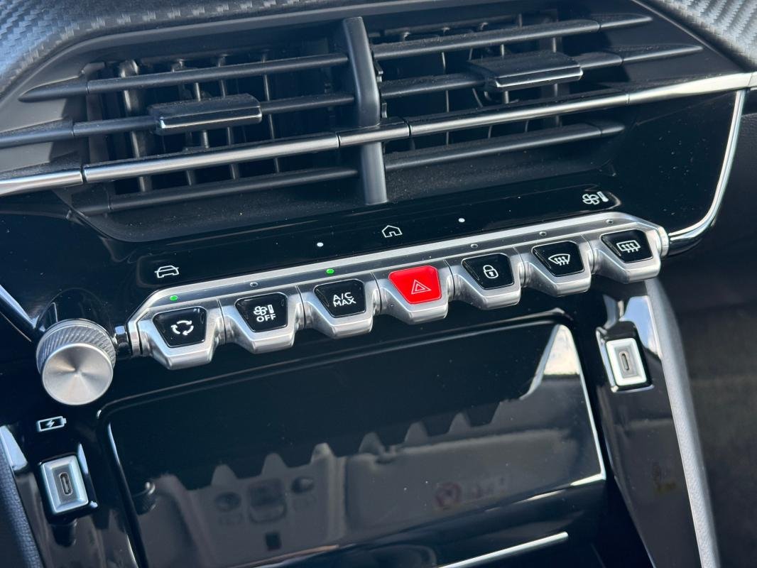 Peugeot 208 - Photo 16