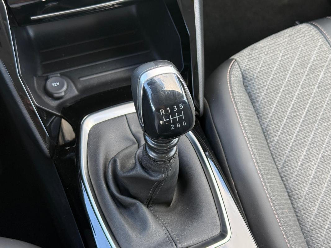 Peugeot 208 - Photo 17