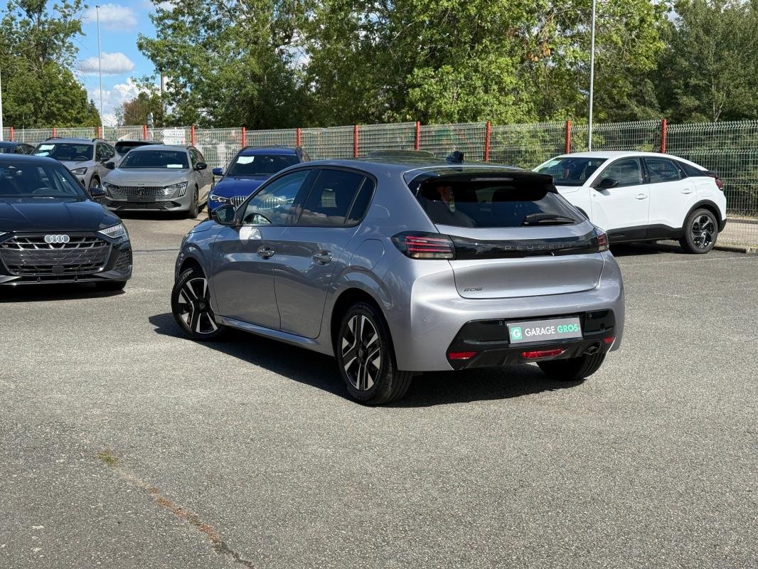 Peugeot 208 - Photo 2