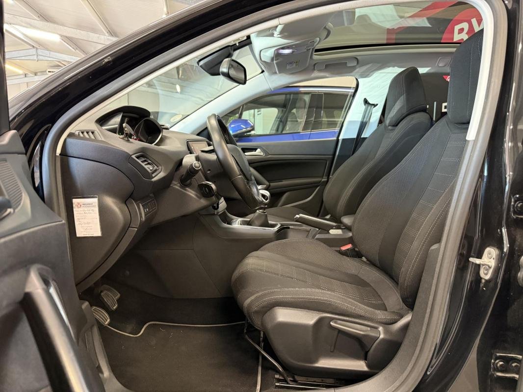 Peugeot 308 - Photo 11