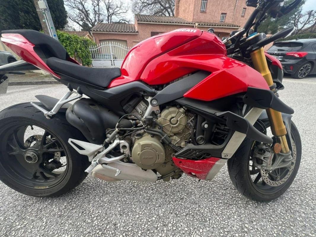 Ducati Streetfighter - Photo 1