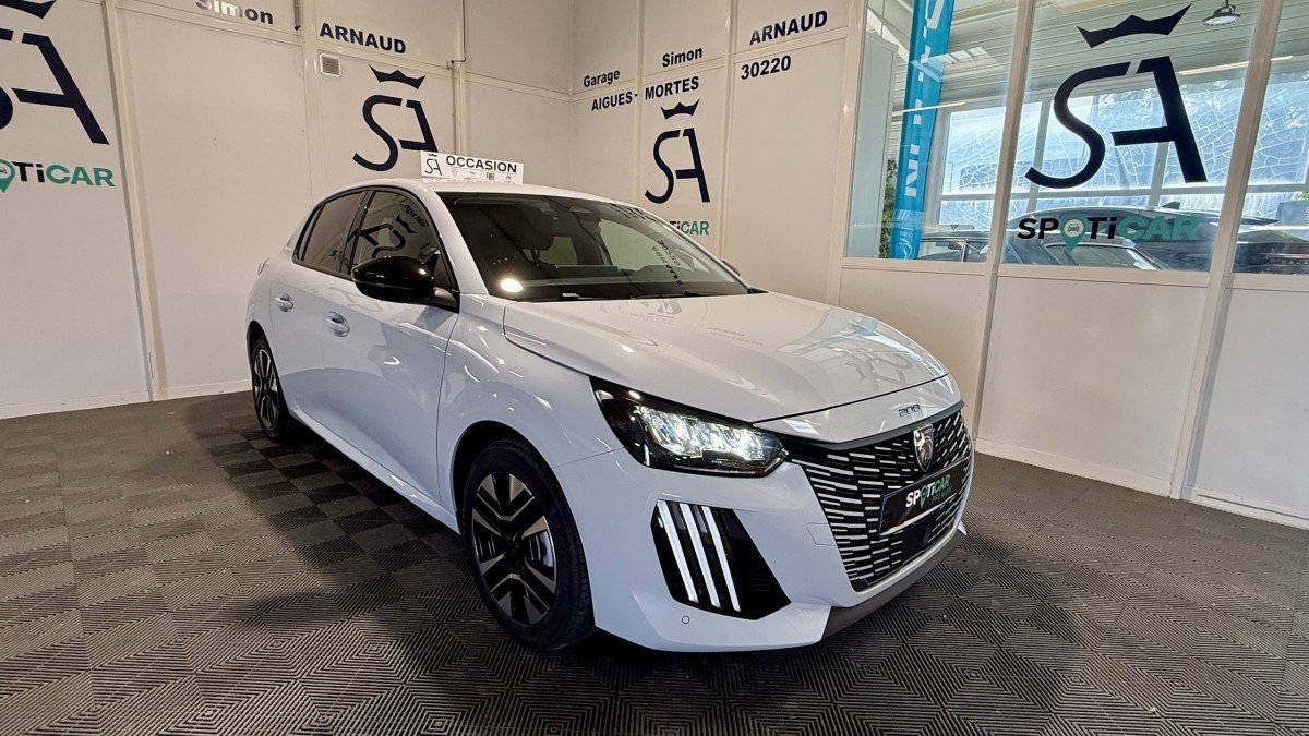 Peugeot 208 - Photo 1