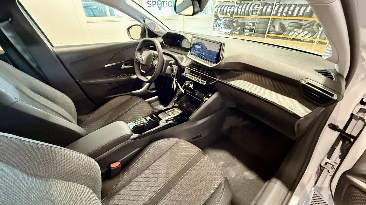Peugeot 208 - Photo 12