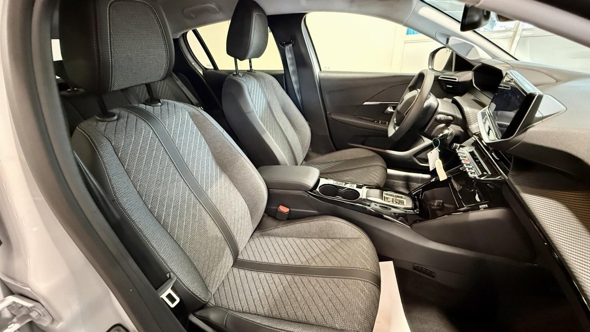 Peugeot 208 - Photo 14