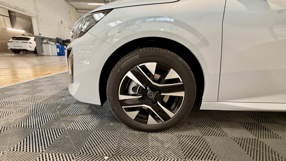 Peugeot 208 - Photo 8