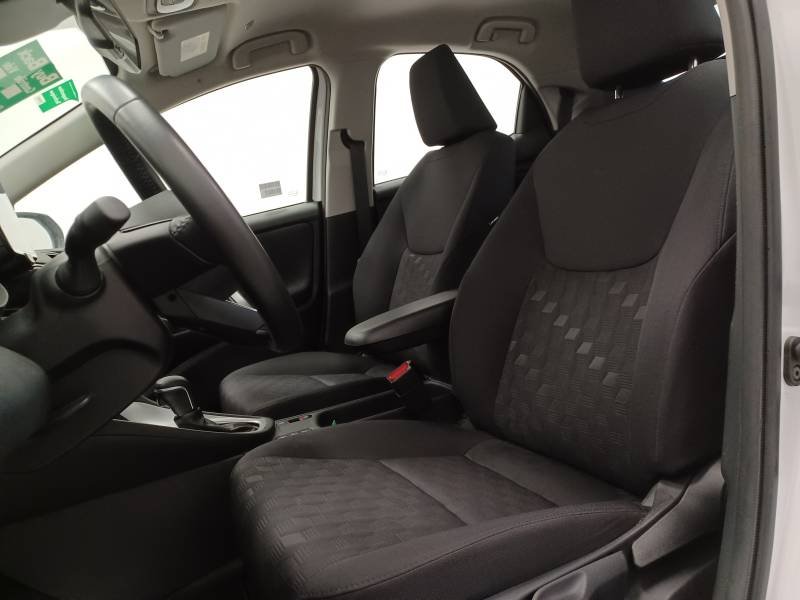 Toyota Yaris - Photo 16
