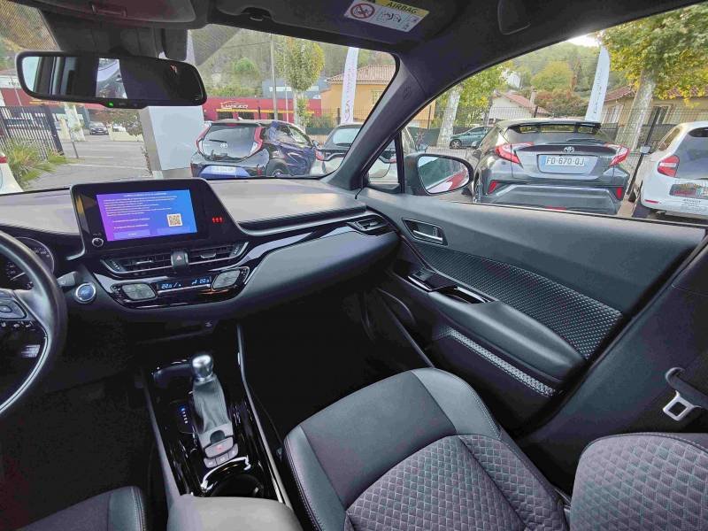Toyota C-HR - Photo 11