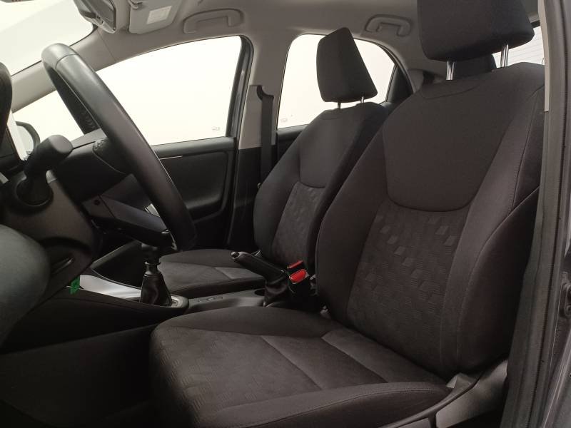 Toyota Yaris - Photo 16