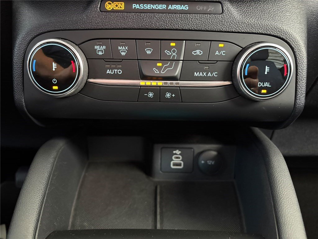 Ford Kuga - Photo 23