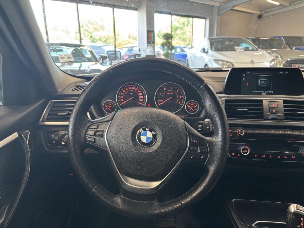BMW Série 3 - Photo 18