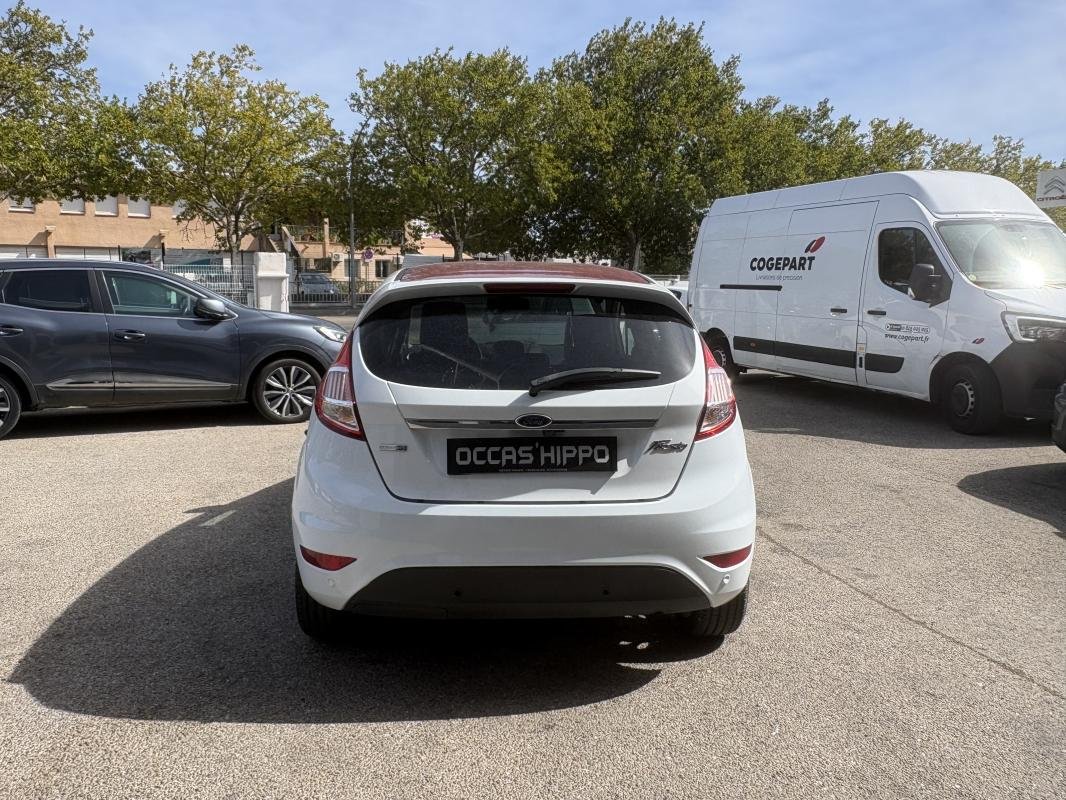 Ford Fiesta - Photo 4