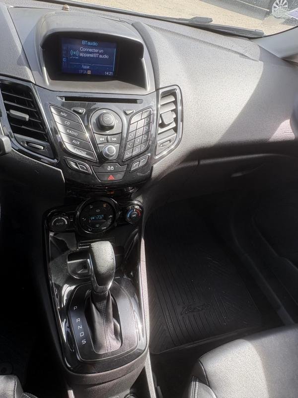 Ford Fiesta - Photo 8
