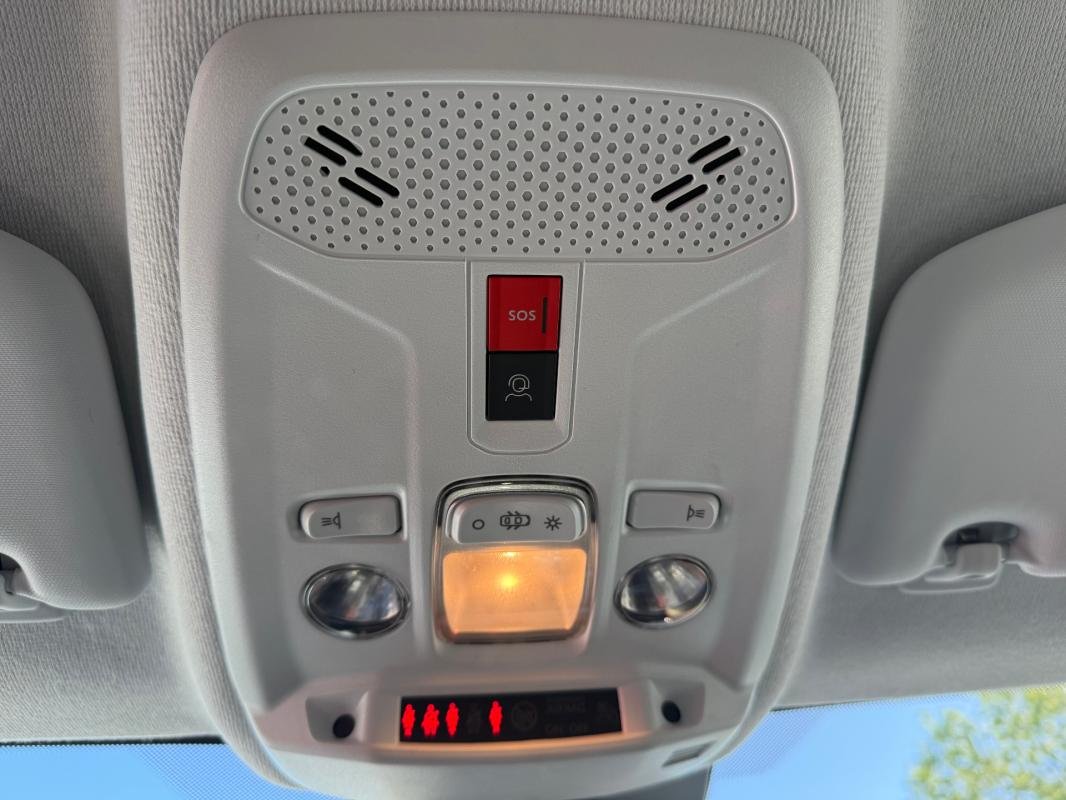 Peugeot 208 - Photo 18