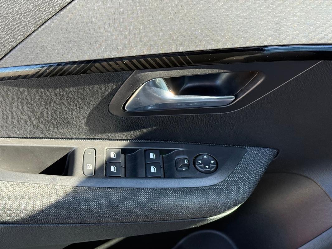 Peugeot 208 - Photo 8