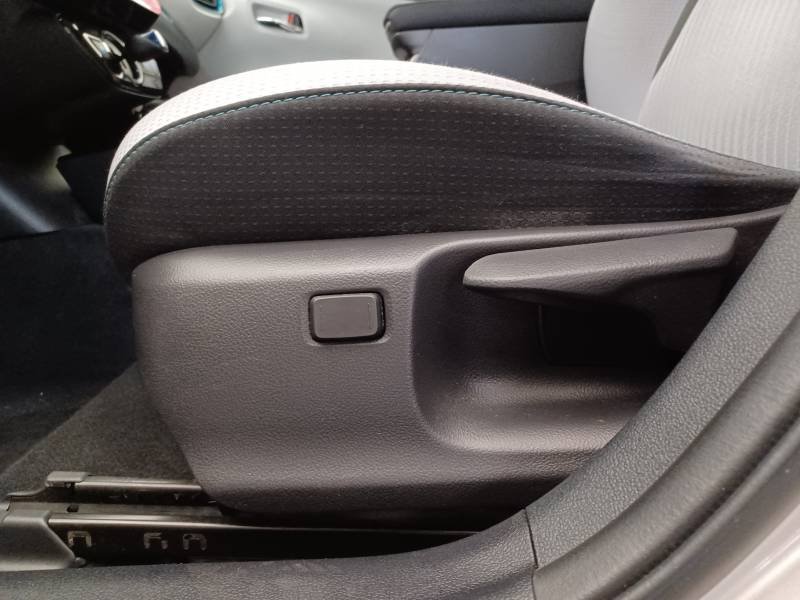 Toyota Prius - Photo 32