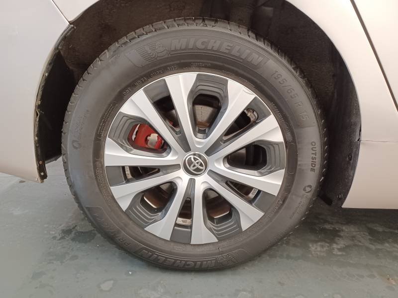 Toyota Prius - Photo 9
