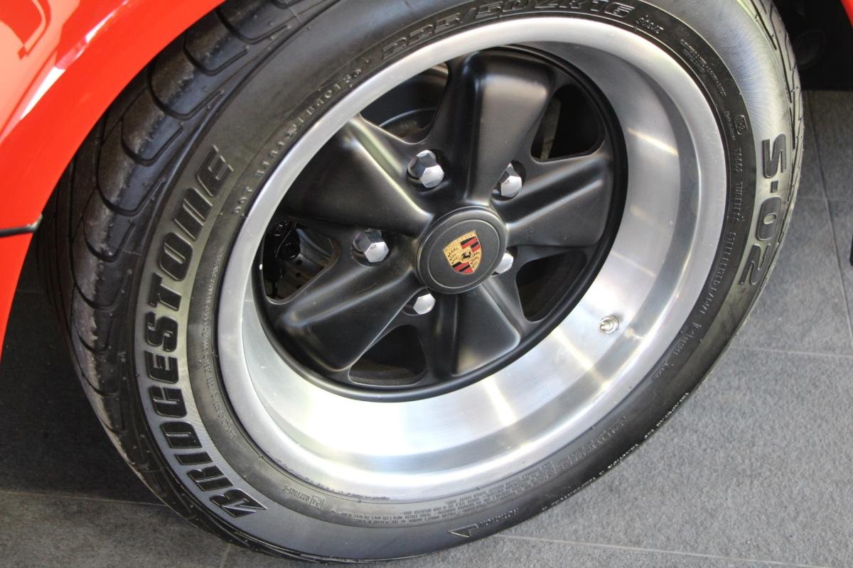 Porsche 911 - Photo 11
