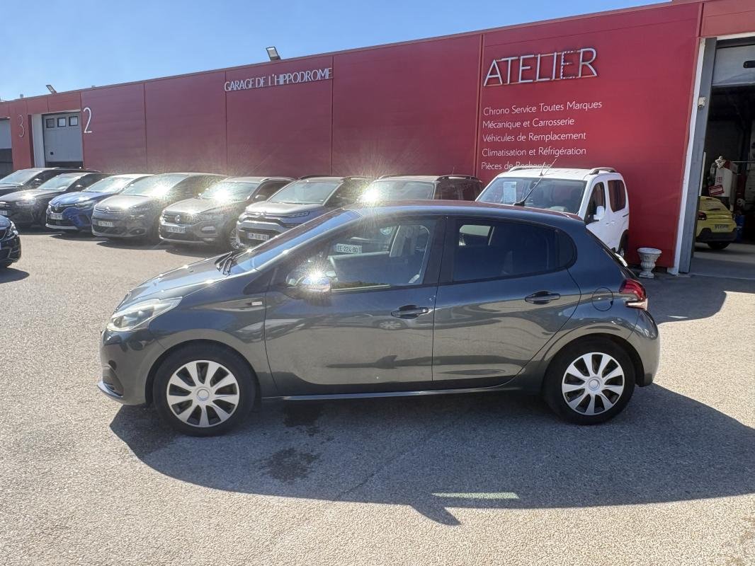Peugeot 208 - Photo 3