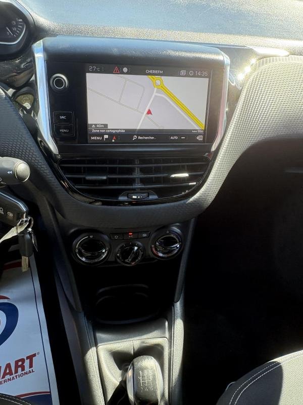 Peugeot 208 - Photo 6