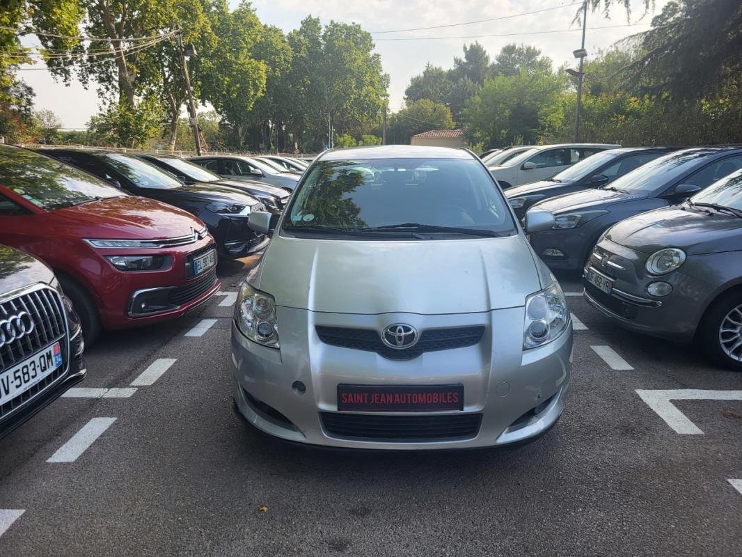 Toyota Auris - Photo 2