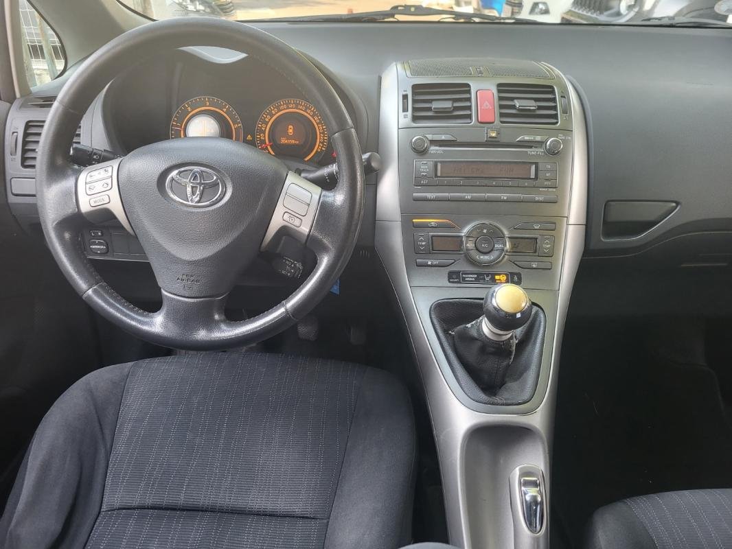 Toyota Auris - Photo 3