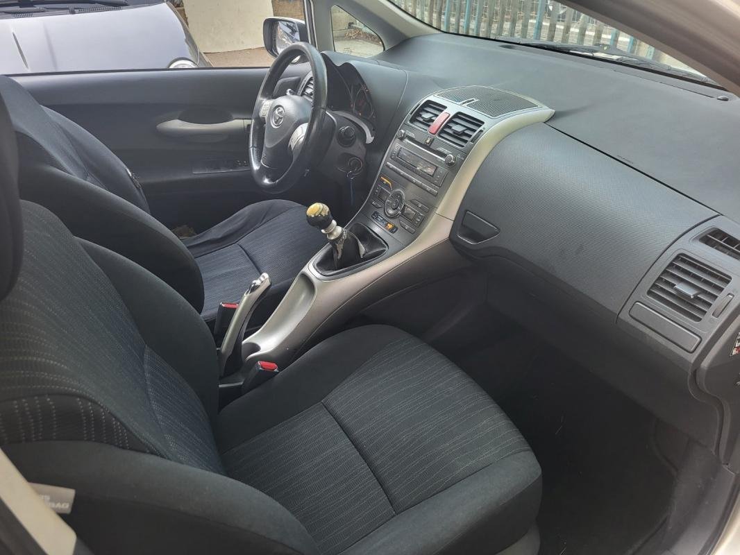 Toyota Auris - Photo 4