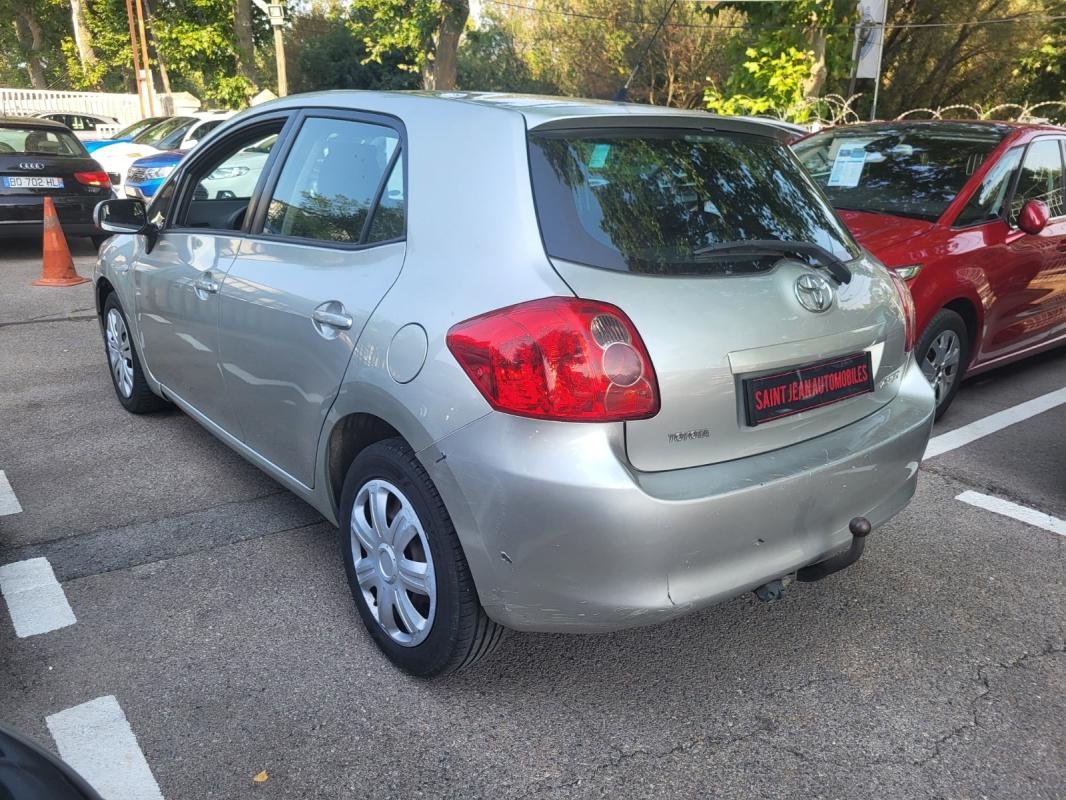 Toyota Auris - Photo 6