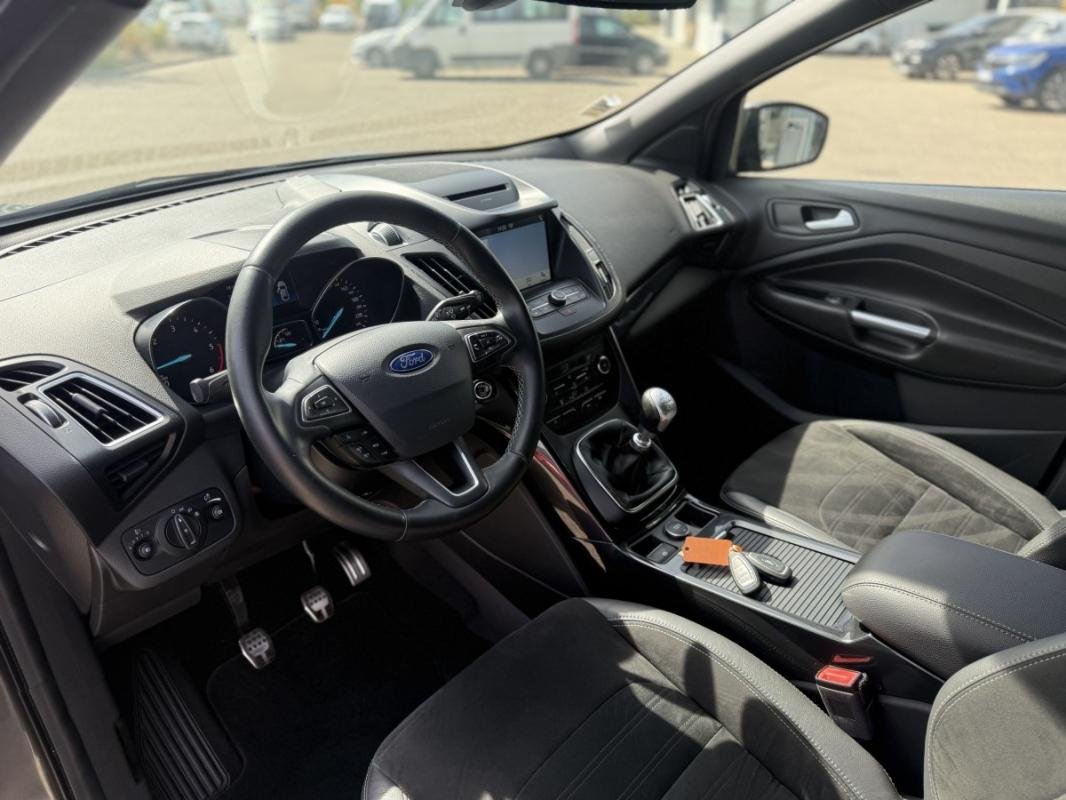 Ford Kuga - Photo 14