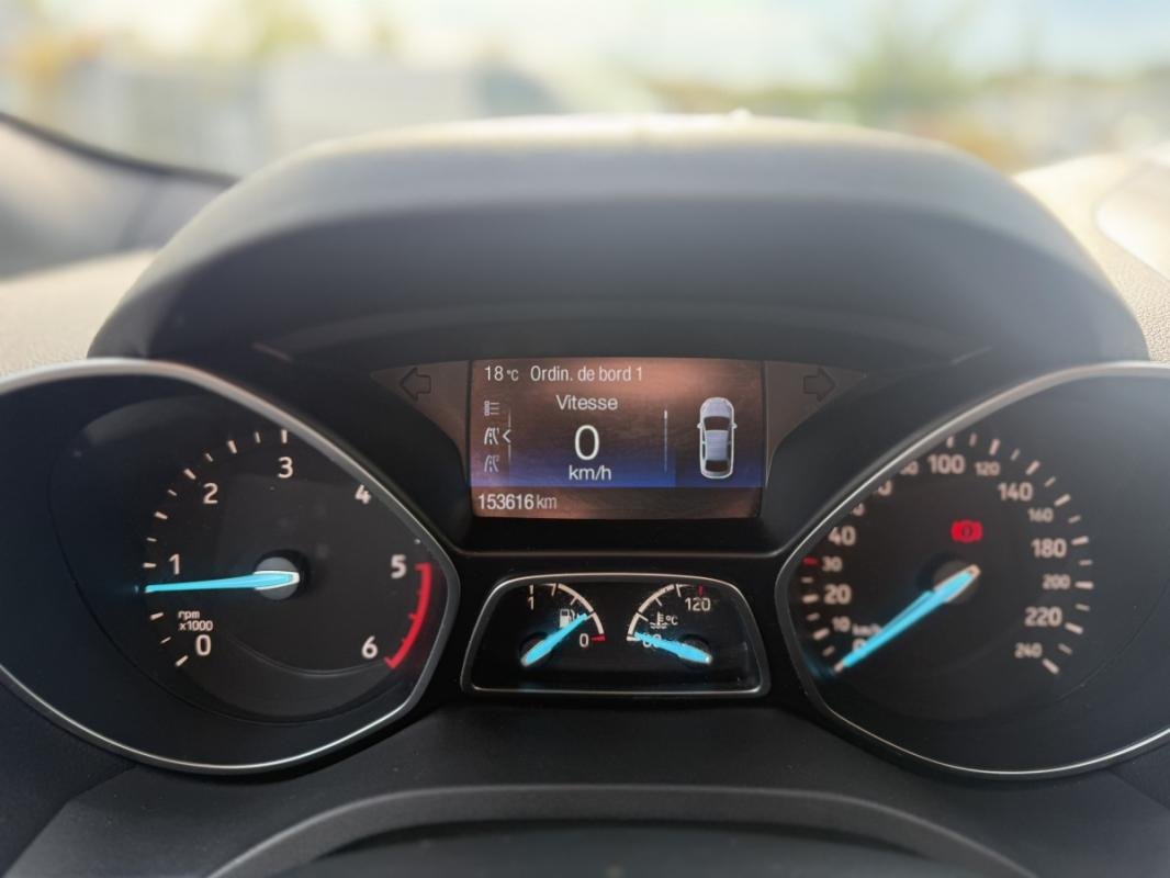 Ford Kuga - Photo 15