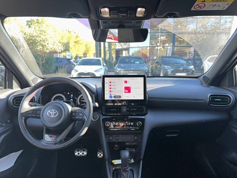 Toyota Yaris - Photo 11