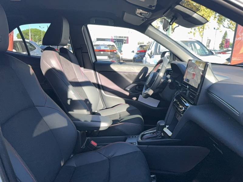 Toyota Yaris - Photo 12
