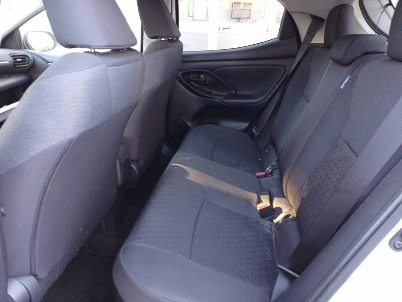 Toyota Yaris - Photo 11