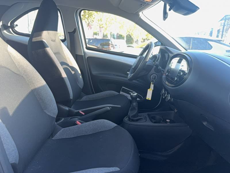 Toyota aygo x - Photo 12