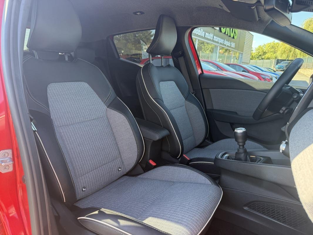 Renault Clio - Photo 23