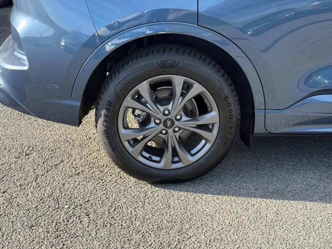 Ford Kuga - Photo 21