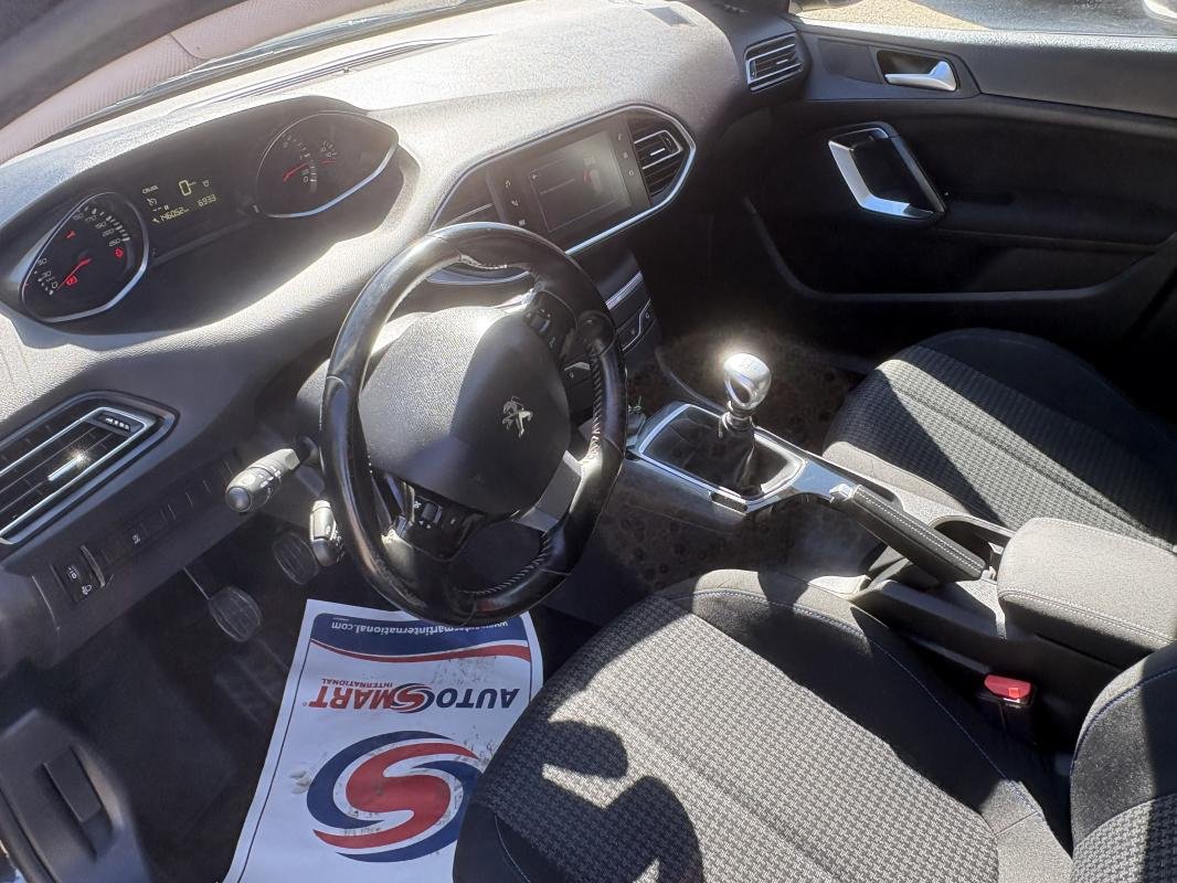 Peugeot 308 - Photo 6