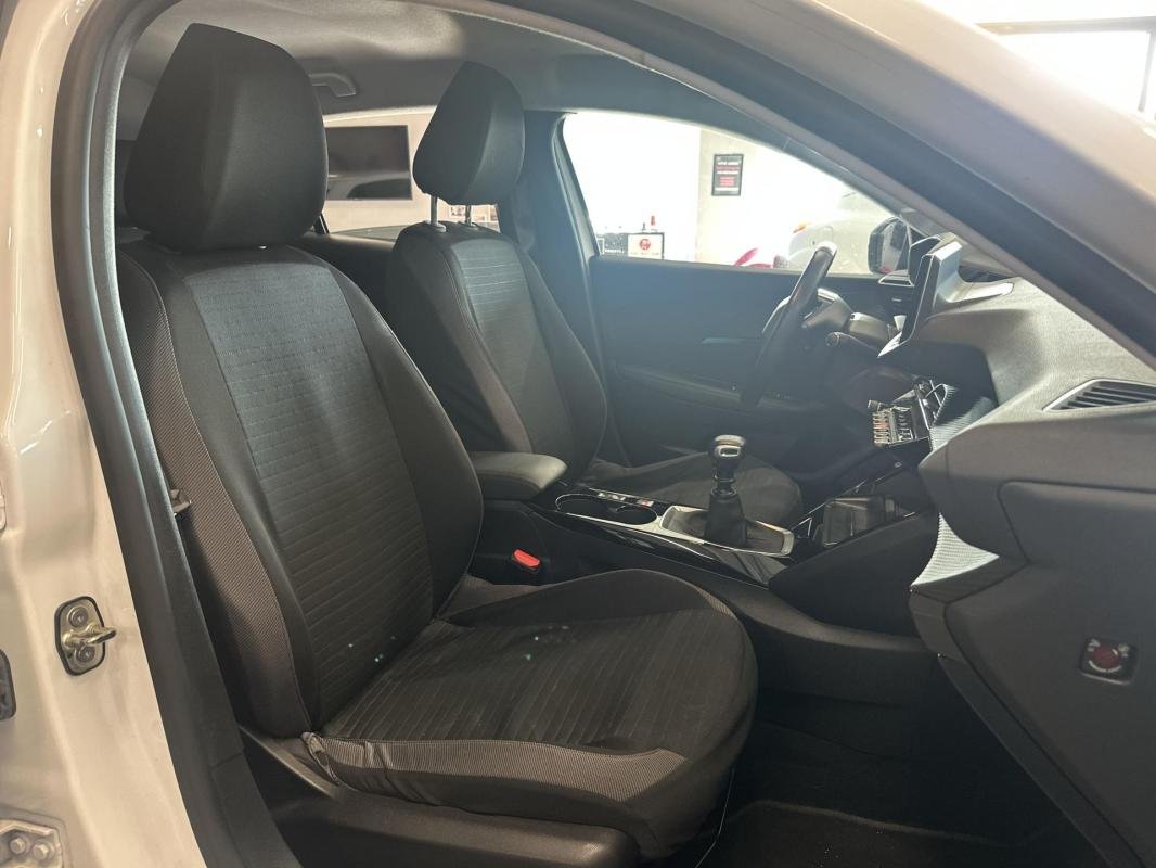 Peugeot 208 - Photo 13